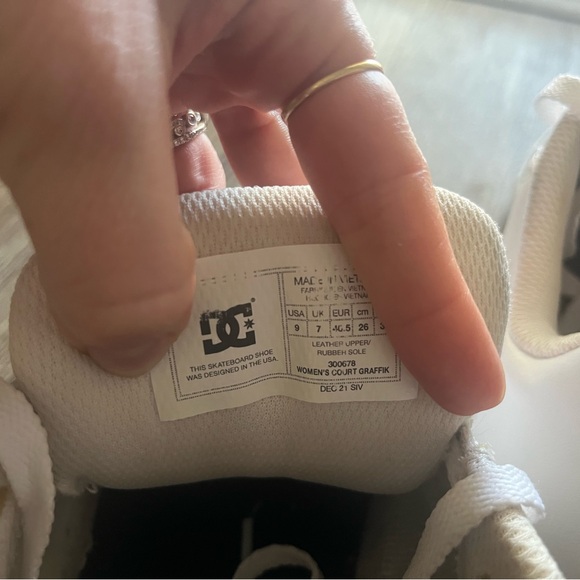 DC White Sneakers with leopard print logo - Picture 2 of 4